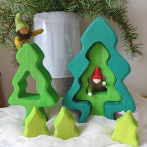 NWT Gluckskafer Nesting Fir Tree